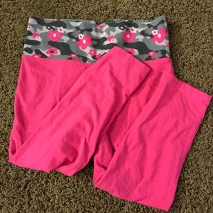 Danskin Now pink Capri